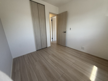 �m���@-