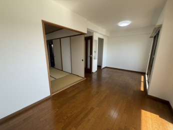 �m���@-