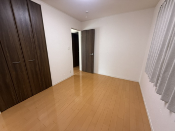�m���@-