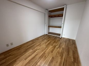�m���@-