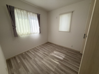�m���@-